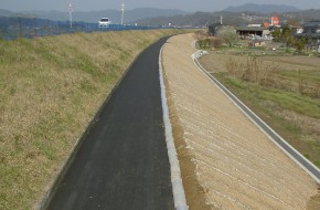 芦田川駅家堤防補強工事