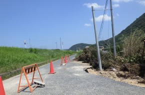 【平成30年7月西日本豪雨】芦田川中流域内　道路陥没 応急処理